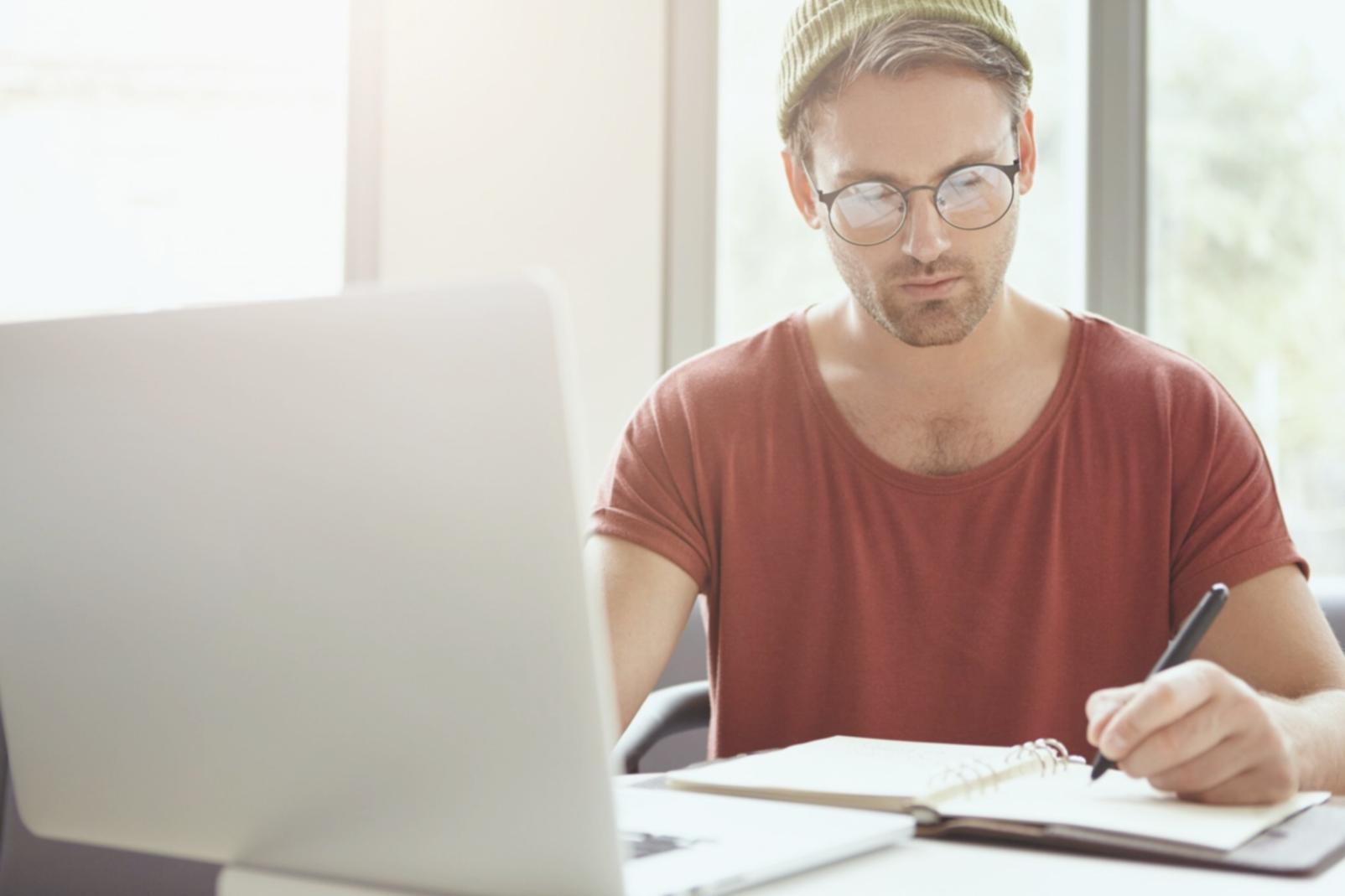 Espace de consultation budgétaire où nos équipes accompagnent les particuliers dans leurs projets financiers